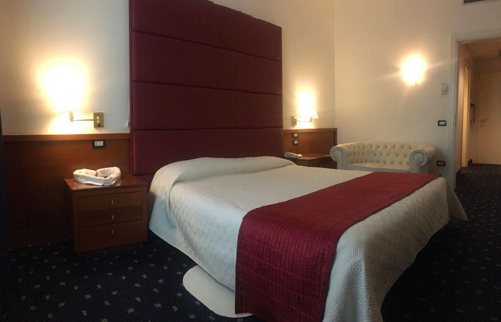 Venice Hotel Grisignano di Zocco Luaran gambar